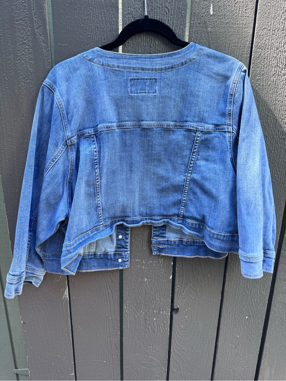 Torrid Cropped Denim Jean Jacket, three-quarter sleeves, Size 3 - Picture 3 of 6